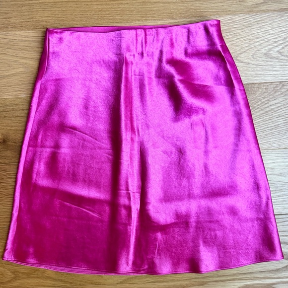 Babaton MINI SLIP SKIRT size 4 - Picture 2 of 4